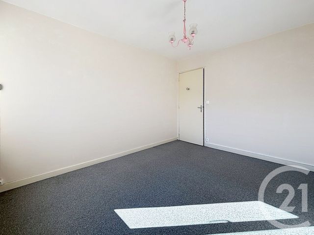 Appartement F3 &agrave; louer - 3 pi&egrave;ces - 87,56 m2 - Remiremont - 88 - LORRAINE