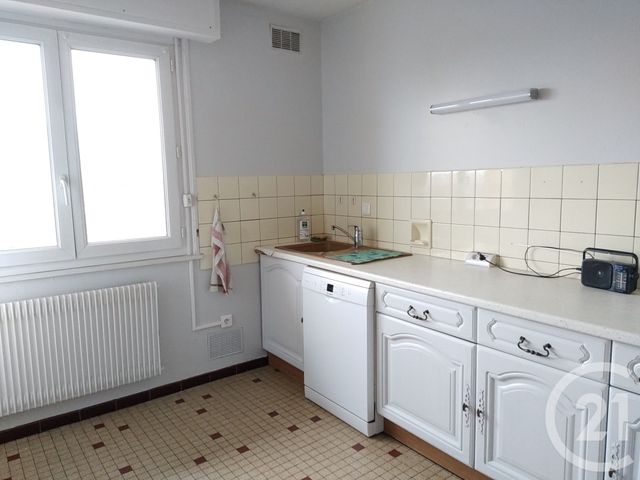 Appartement F3 &agrave; louer - 3 pi&egrave;ces - 87,56 m2 - Remiremont - 88 - LORRAINE
