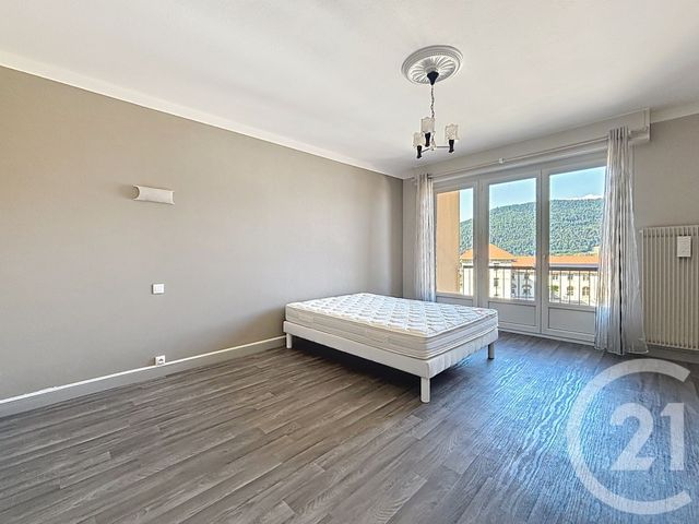 Appartement F3 &agrave; louer - 3 pi&egrave;ces - 87,56 m2 - Remiremont - 88 - LORRAINE