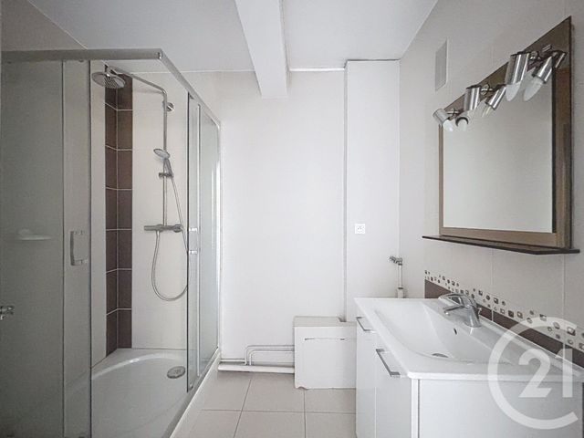 Appartement F3 &agrave; louer - 3 pi&egrave;ces - 87,56 m2 - Remiremont - 88 - LORRAINE