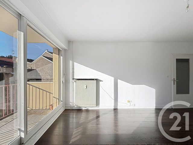 Appartement F3 &agrave; louer - 3 pi&egrave;ces - 65 m2 - Remiremont - 88 - LORRAINE