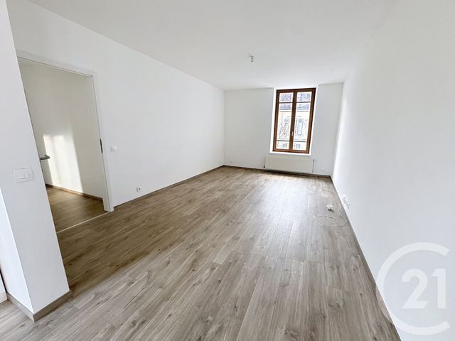 Appartement F3 &agrave; louer - 3 pi&egrave;ces - 79,46 m2 - Remiremont - 88 - LORRAINE