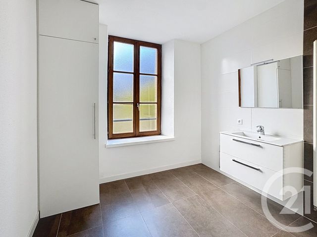 Appartement F3 &agrave; louer - 3 pi&egrave;ces - 79,46 m2 - Remiremont - 88 - LORRAINE