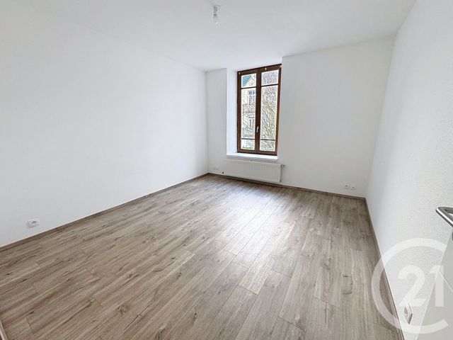 Appartement F3 &agrave; louer - 3 pi&egrave;ces - 79,46 m2 - Remiremont - 88 - LORRAINE