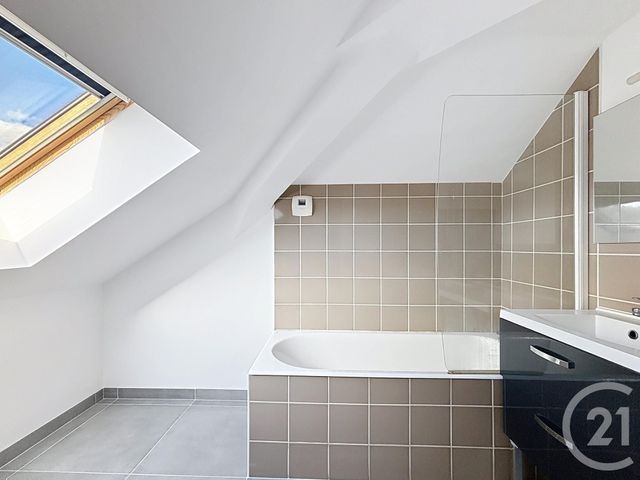 Appartement F5 &agrave; louer - 5 pi&egrave;ces - 91 m2 - Le Thillot - 88 - LORRAINE