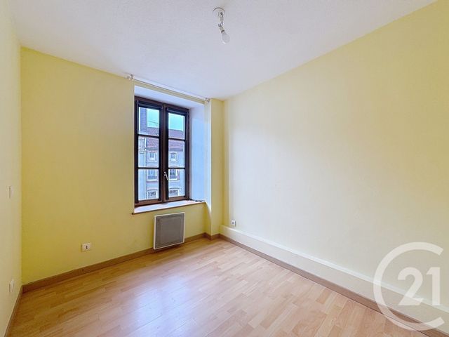 Appartement F4 &agrave; louer - 4 pi&egrave;ces - 71,92 m2 - Remiremont - 88 - LORRAINE
