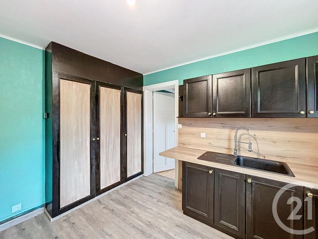 Appartement F3 &agrave; louer - 3 pi&egrave;ces - 71,97 m2 - Remiremont - 88 - LORRAINE
