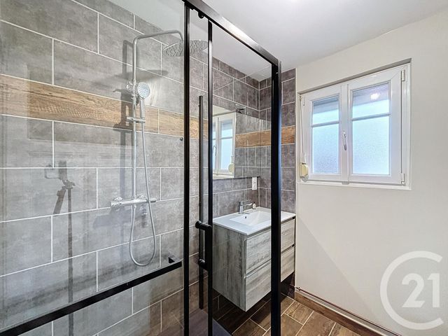 Appartement F3 &agrave; louer - 3 pi&egrave;ces - 71,97 m2 - Remiremont - 88 - LORRAINE