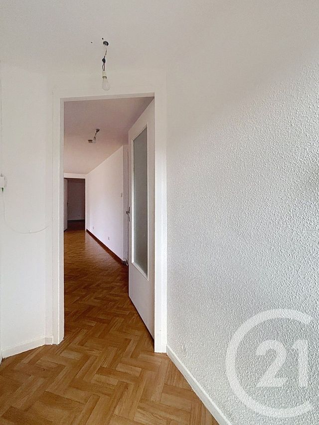 Appartement F4 &agrave; louer - 4 pi&egrave;ces - 92,12 m2 - St Etienne Les Remiremont - 88 - LORRAINE