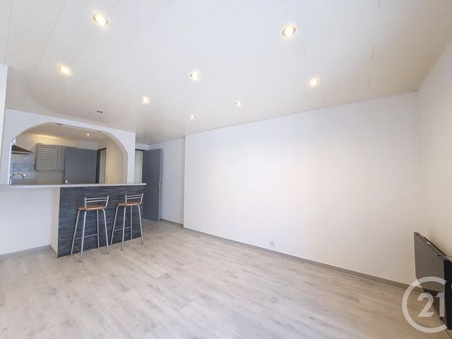 Appartement F2 &agrave; louer - 2 pi&egrave;ces - 39,75 m2 - Remiremont - 88 - LORRAINE