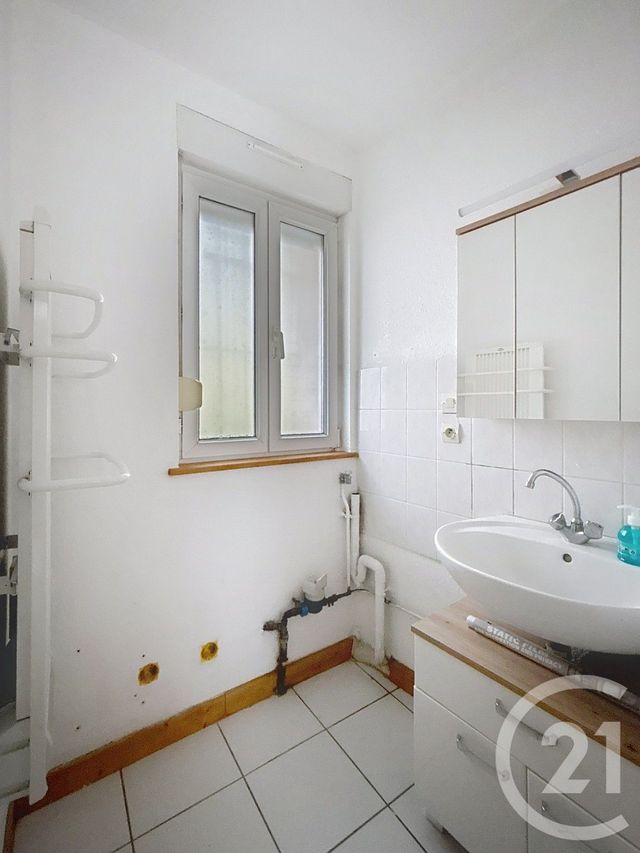 Appartement F2 &agrave; louer - 2 pi&egrave;ces - 39,83 m2 - Remiremont - 88 - LORRAINE
