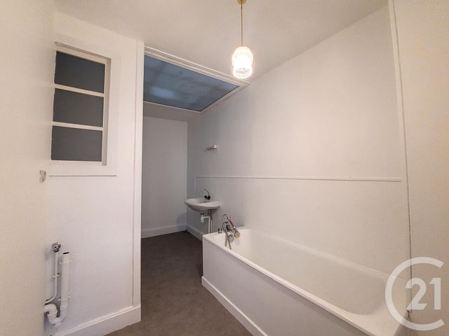 Appartement F6 &agrave; louer - 7 pi&egrave;ces - 182,46 m2 - Remiremont - 88 - LORRAINE