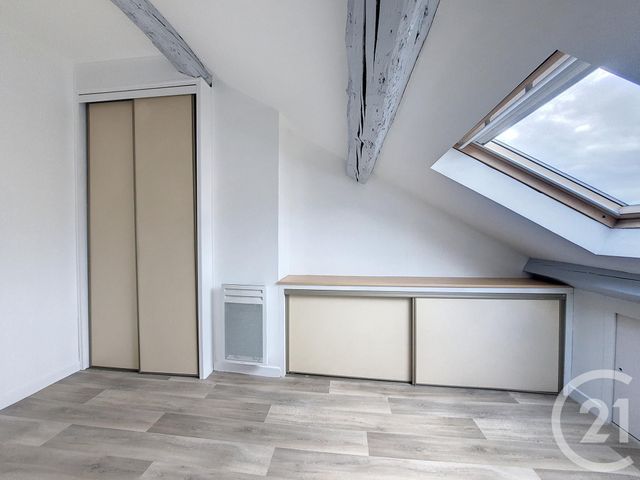 Appartement F6 &agrave; louer - 7 pi&egrave;ces - 182,46 m2 - Remiremont - 88 - LORRAINE