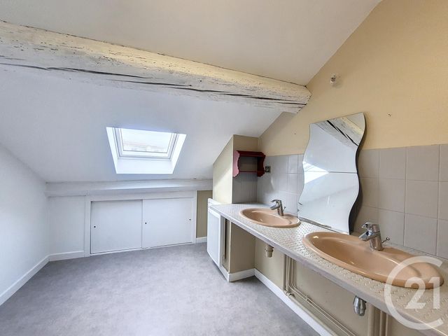 Appartement F6 &agrave; louer - 7 pi&egrave;ces - 182,46 m2 - Remiremont - 88 - LORRAINE