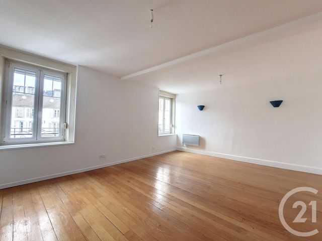 Appartement F6 &agrave; louer - 7 pi&egrave;ces - 182,46 m2 - Remiremont - 88 - LORRAINE
