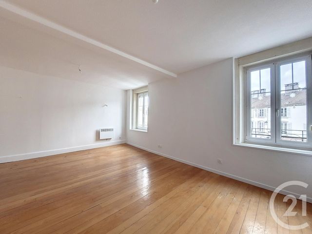 Appartement F6 &agrave; louer - 7 pi&egrave;ces - 182,46 m2 - Remiremont - 88 - LORRAINE