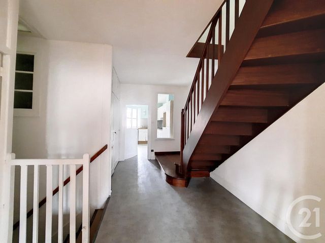 Appartement F6 &agrave; louer - 7 pi&egrave;ces - 182,46 m2 - Remiremont - 88 - LORRAINE