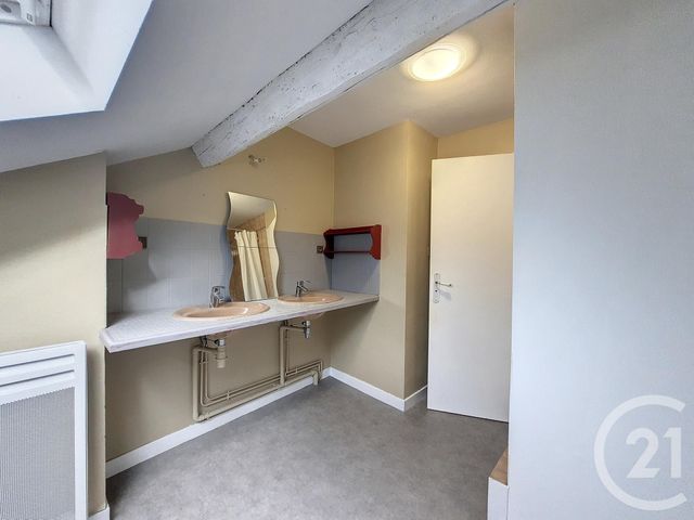 Appartement F6 &agrave; louer - 7 pi&egrave;ces - 182,46 m2 - Remiremont - 88 - LORRAINE