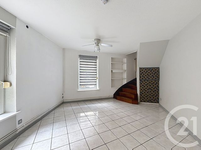 Appartement F3 &agrave; louer - 3 pi&egrave;ces - 72,64 m2 - Remiremont - 88 - LORRAINE