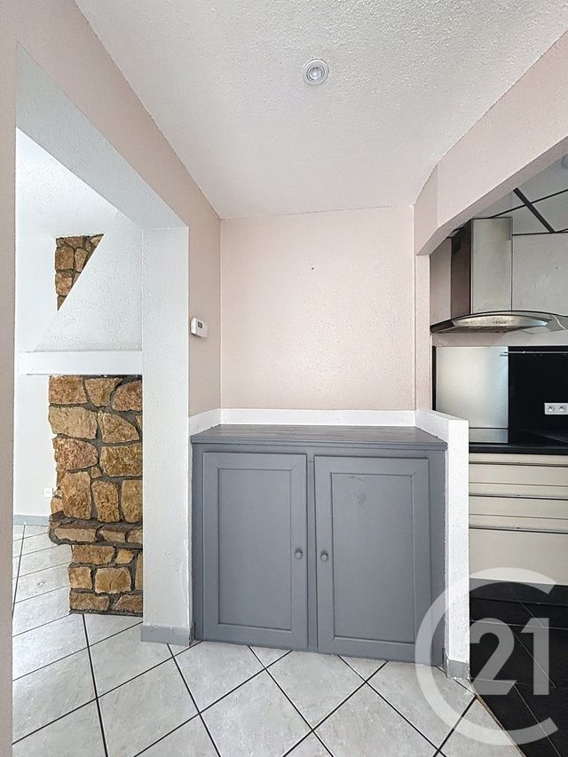 Appartement F3 &agrave; louer - 3 pi&egrave;ces - 72,64 m2 - Remiremont - 88 - LORRAINE