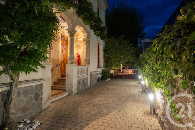 Maison &agrave; vendre - 11 pi&egrave;ces - 355,67 m2 - Remiremont - 88 - LORRAINE