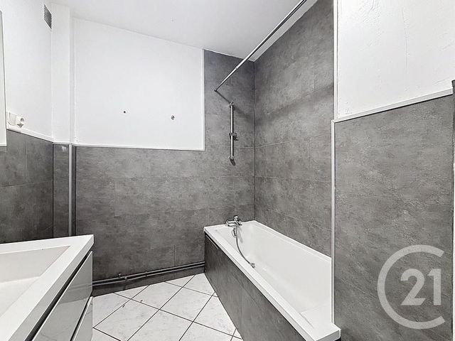 Appartement F3 &agrave; louer - 3 pi&egrave;ces - 60,81 m2 - Epinal - 88 - LORRAINE