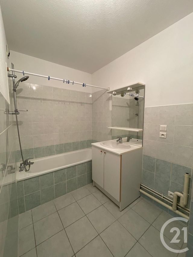 Appartement F3 &agrave; louer - 3 pi&egrave;ces - 65,02 m2 - Remiremont - 88 - LORRAINE