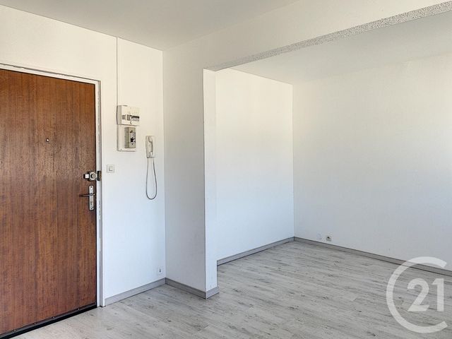 Appartement F1 &agrave; louer - 1 pi&egrave;ce - 22 m2 - Remiremont - 88 - LORRAINE
