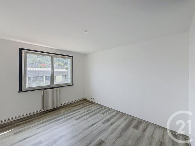 Appartement F4 &agrave; louer - 4 pi&egrave;ces - 77,40 m2 - Remiremont - 88 - LORRAINE