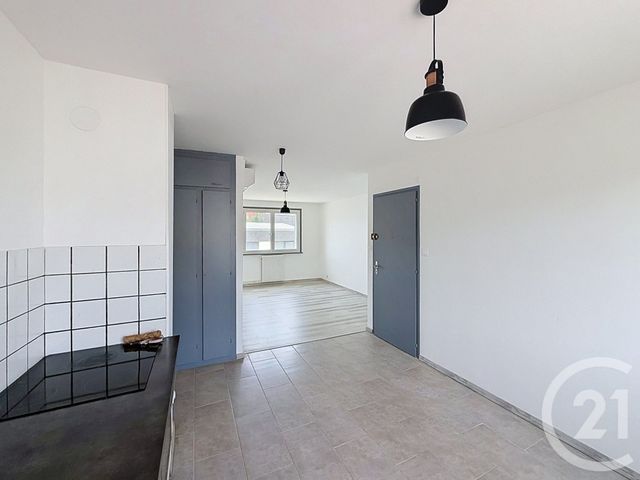 Appartement F4 &agrave; louer - 4 pi&egrave;ces - 77,40 m2 - Remiremont - 88 - LORRAINE