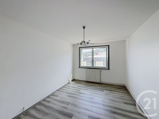 Appartement F4 &agrave; louer - 4 pi&egrave;ces - 77,40 m2 - Remiremont - 88 - LORRAINE