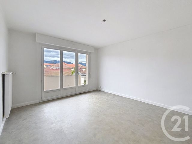 Appartement F3 &agrave; louer - 3 pi&egrave;ces - 77,12 m2 - Remiremont - 88 - LORRAINE